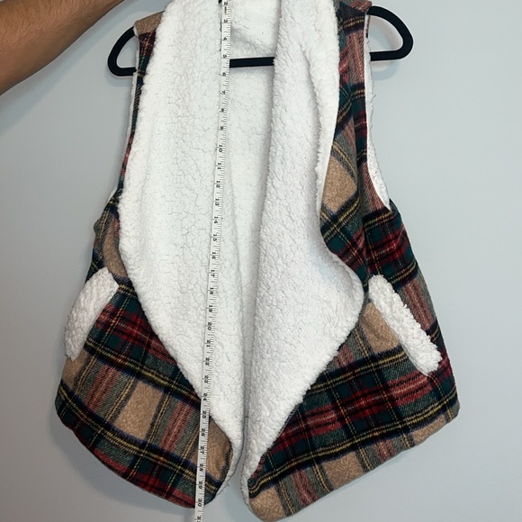 Flannel Print Vest with Sherpa Lining - Picture 6 of 6